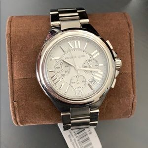 MICHAEL KORS Silver-Tone Watch
Style# MK6174